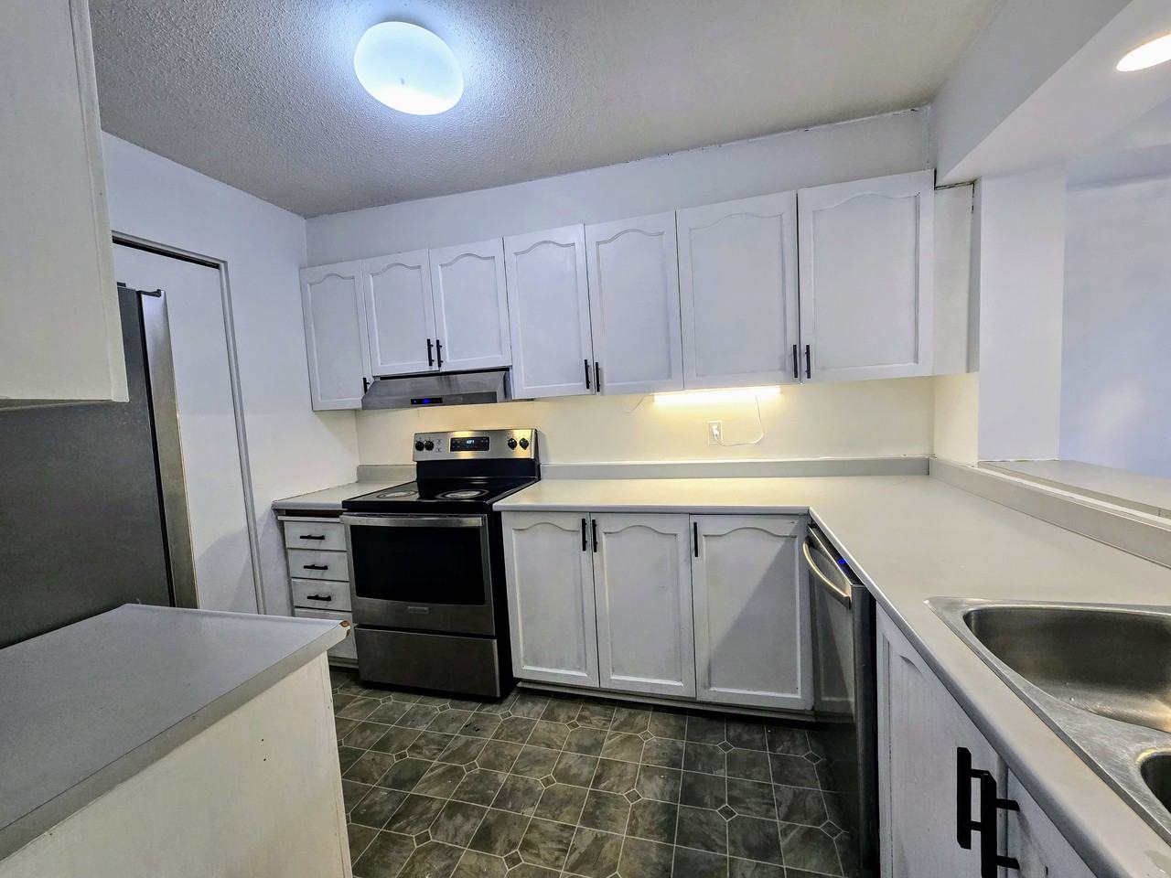 1589 Saint Bernard Street #204 - Photo 4 of 15