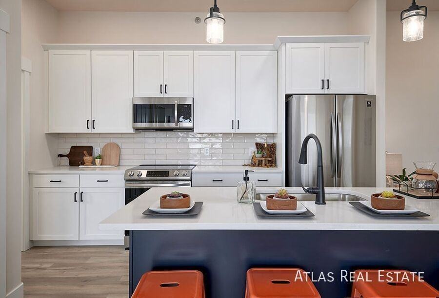 Lofts - Photo 4 of 50