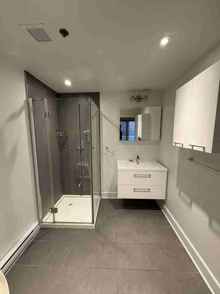 1045 Rue Wellington #311 - Photo 5 of 8