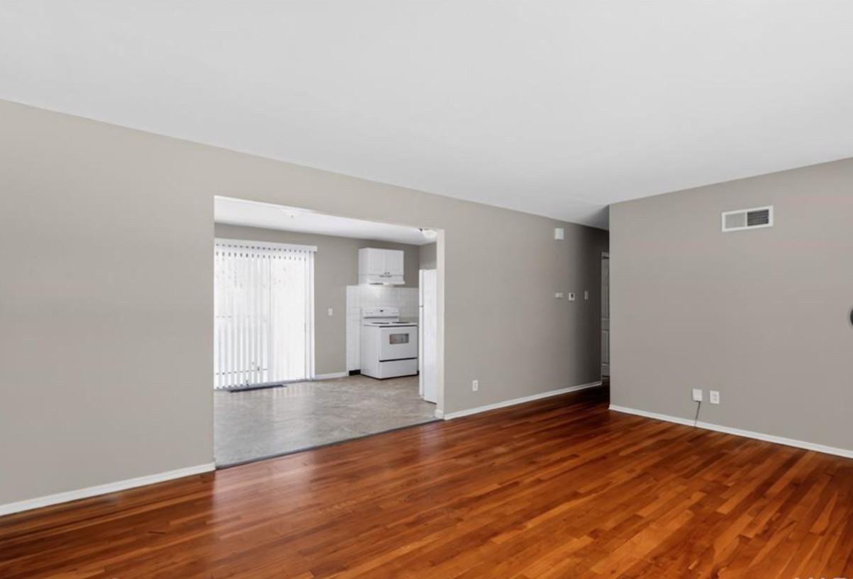 296 Meadowcrest Dr #1 - Photo 3 of 10