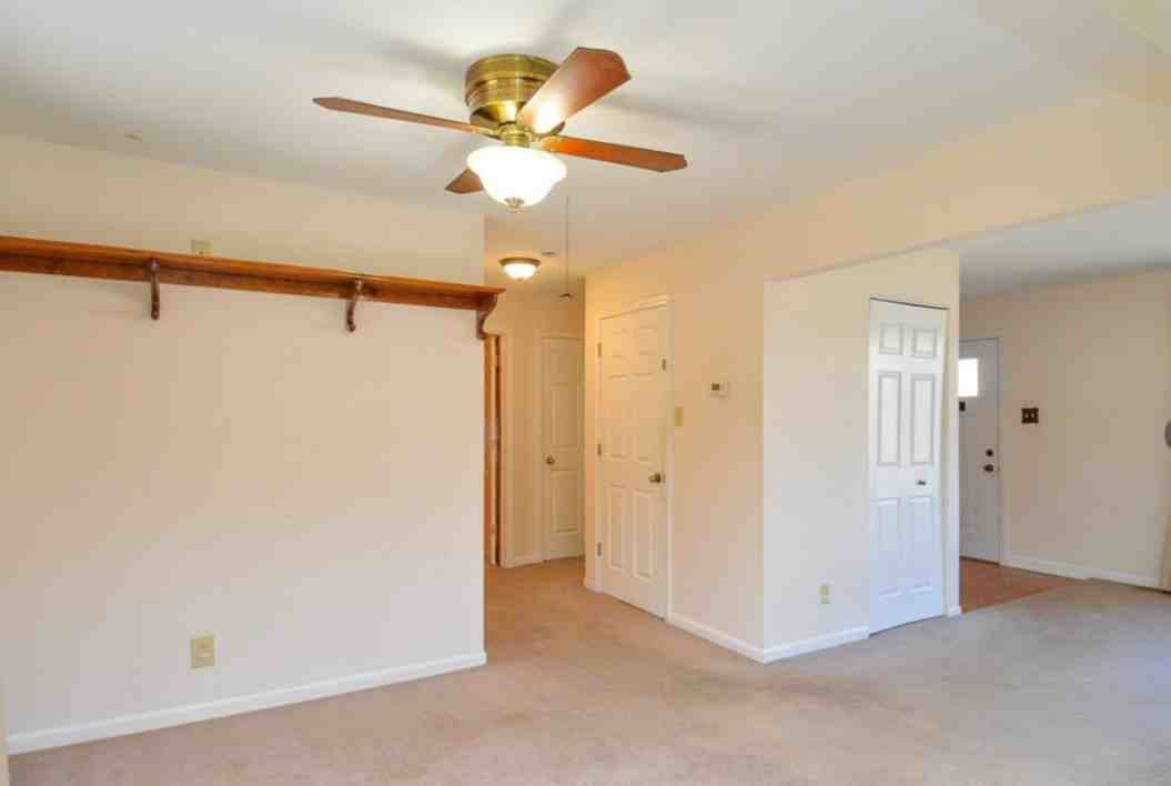 410 Robert Ave #1 - Photo 5 of 8