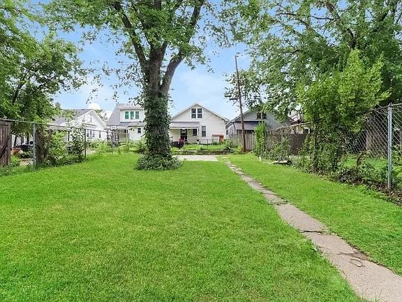 747 South 35th Street - Photo 5 of 7