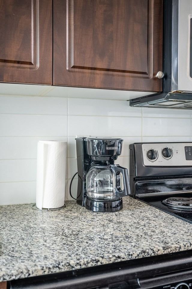 209 Gzowski St #1383654P - Photo 4 of 27