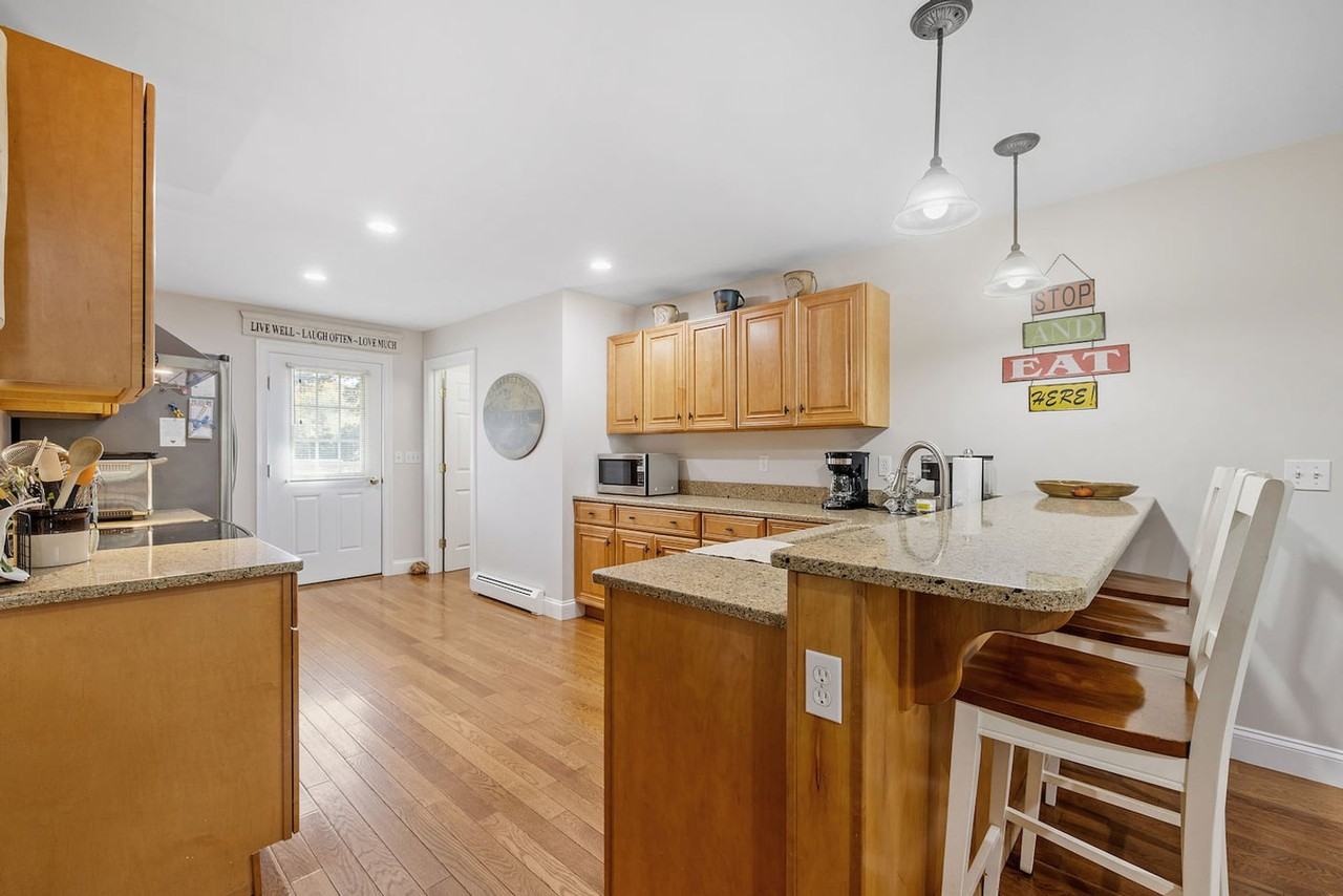 48 Heath Rd #1532214P - Photo 7 of 26
