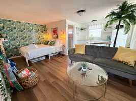 featured image of 7 Bay Rd