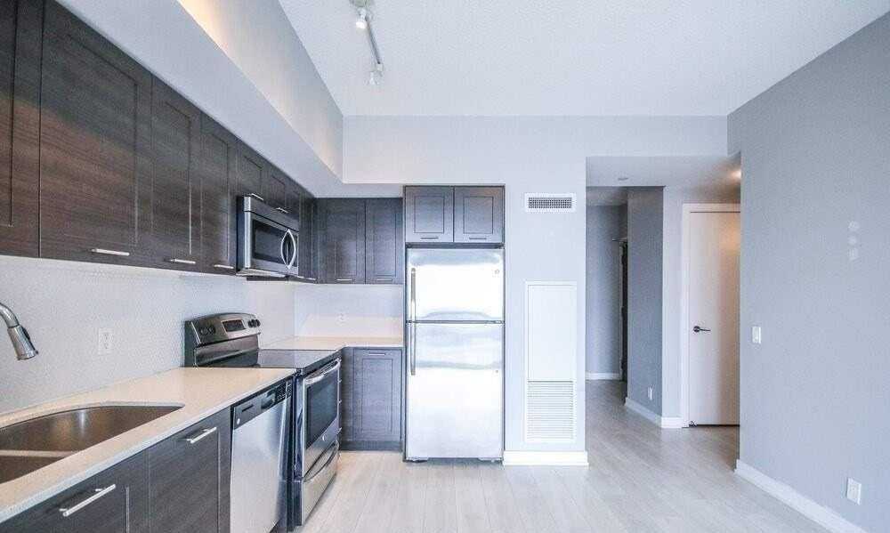 2220 Lake Shore Boulevard West #35 - Photo 4 of 10