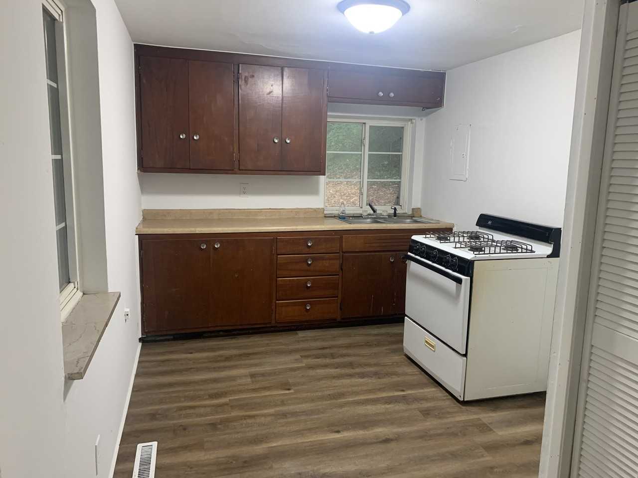 114 Oakdale Avenue #114 - Photo 5 of 10
