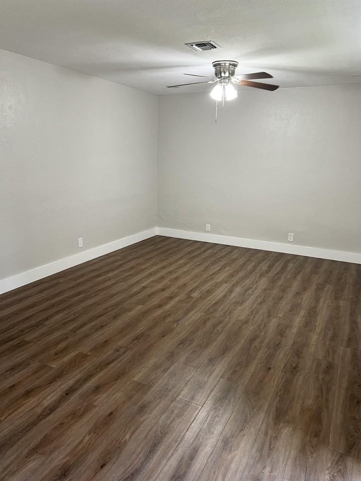 1436 Holly Heights Dr #3 - Photo 5 of 7