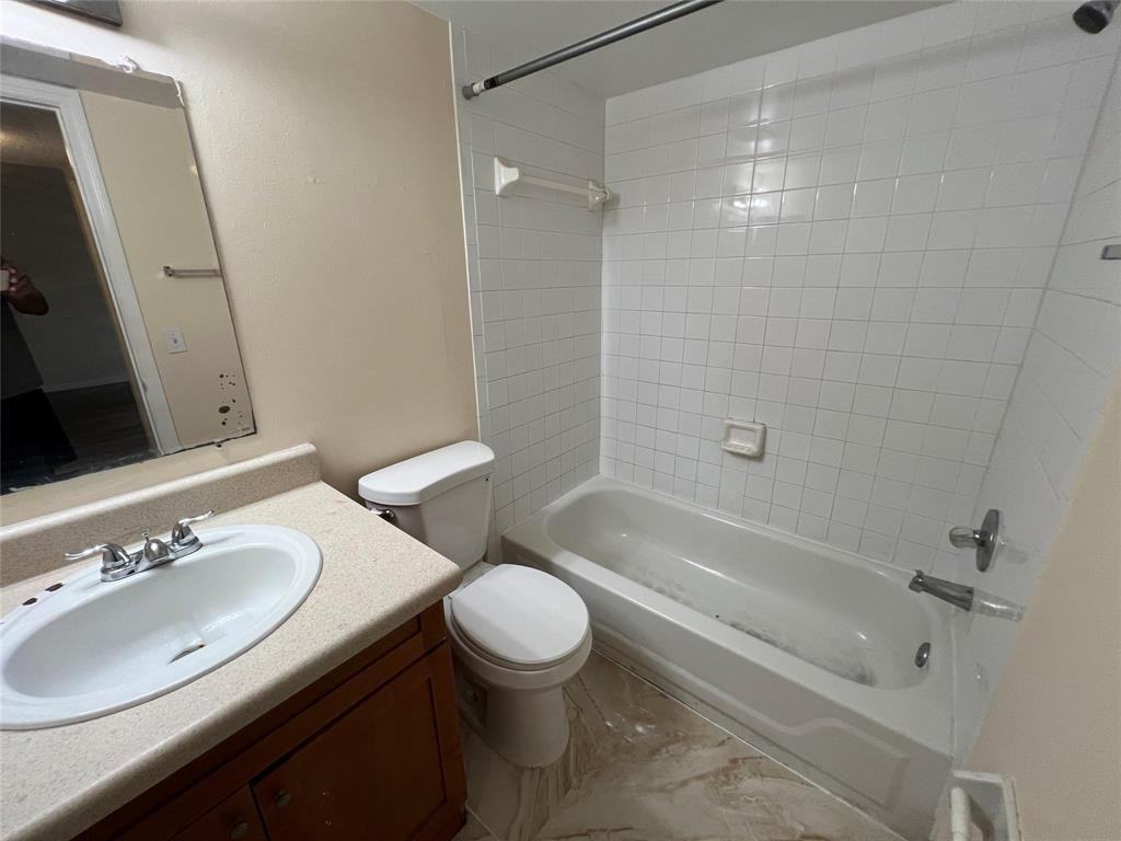 2431 Northwest 56th Avenue #201 - Photo 6 of 6