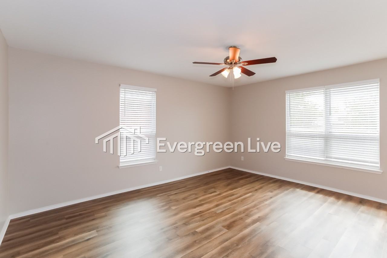 4905 Caraway Dr - Photo 4 of 19