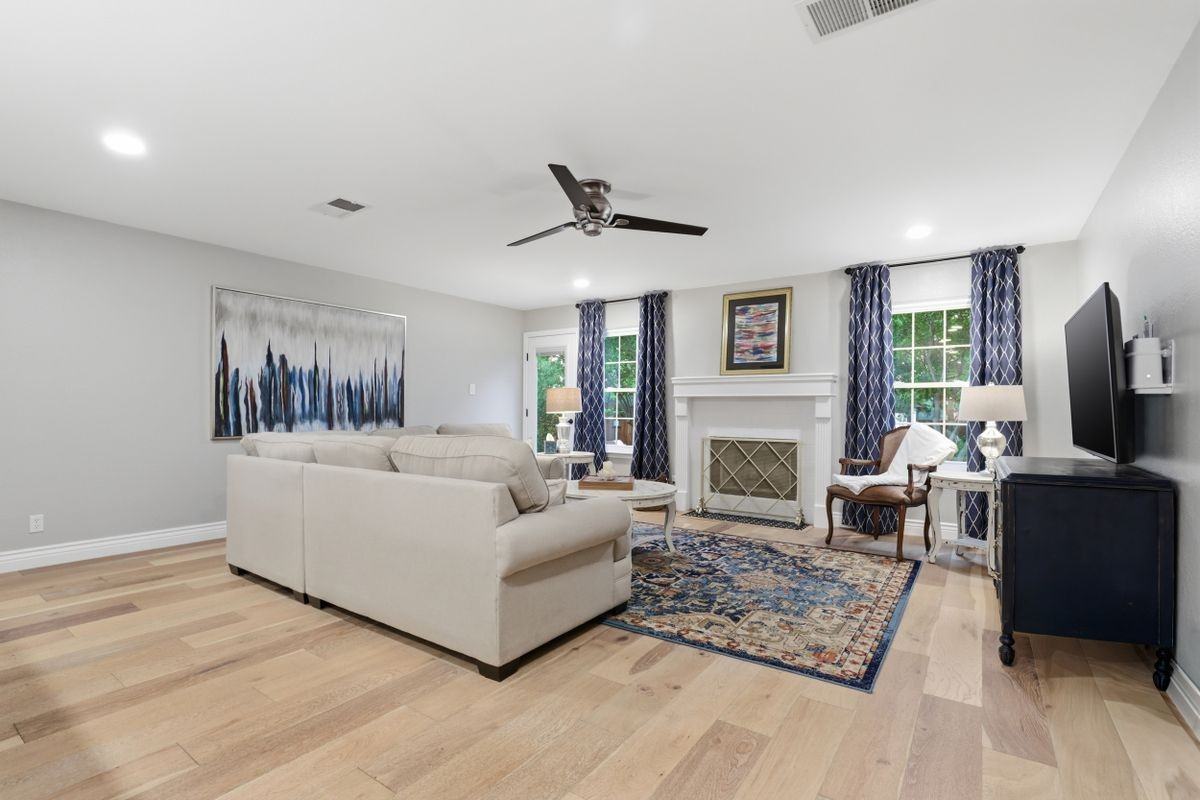 16608 Jadestone Dr - Photo 6 of 19