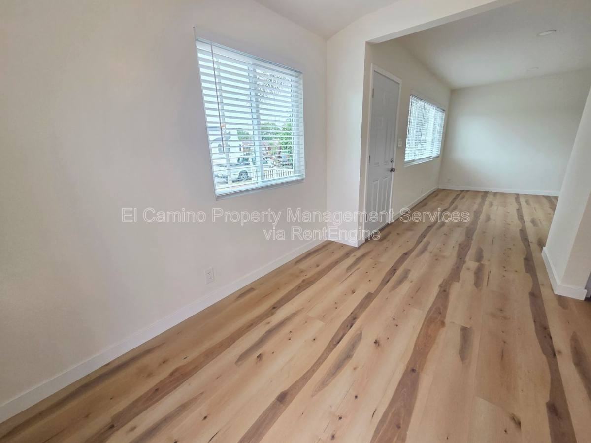 3164 Pine Ave - Photo 3 of 10