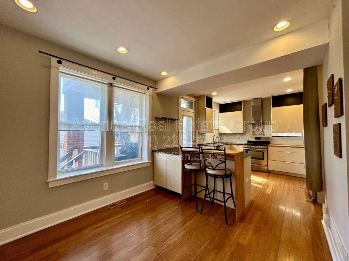 5804 Pershing Ave - Photo 3 of 10