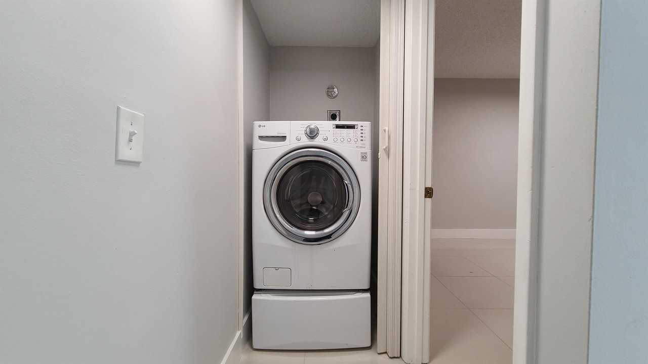 1929 Sw 15th St #1 - Photo 4 of 12