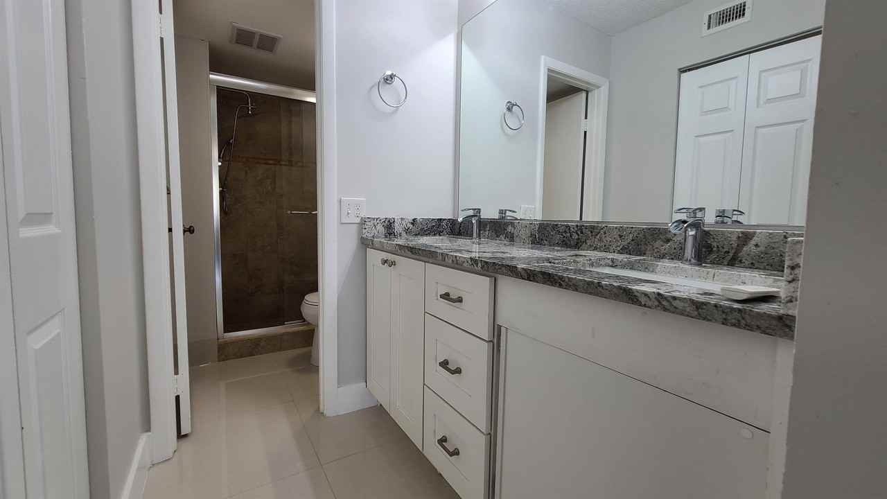 1929 Sw 15th St #1 - Photo 7 of 12