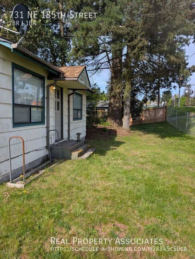 731 Ne 185th St - Photo 2 of 24