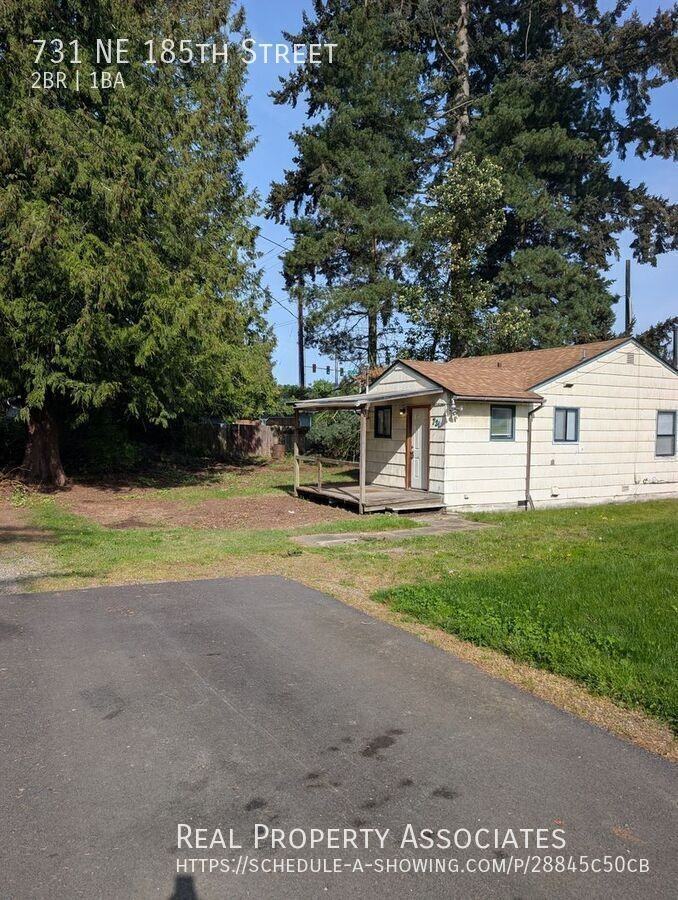 731 Ne 185th St - Photo 3 of 24