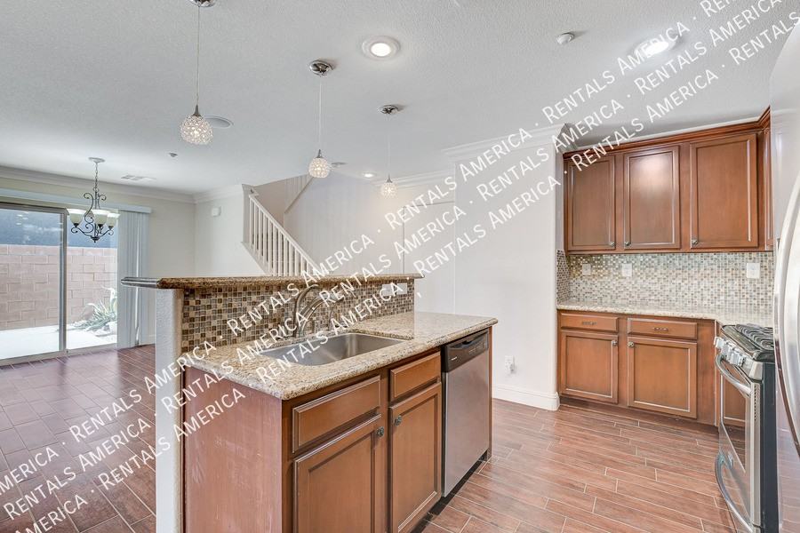 10732 Mystic Shore Ave - Photo 4 of 21