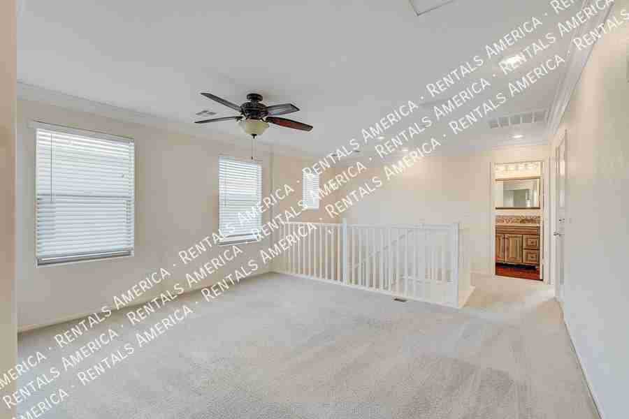 10732 Mystic Shore Ave - Photo 6 of 21