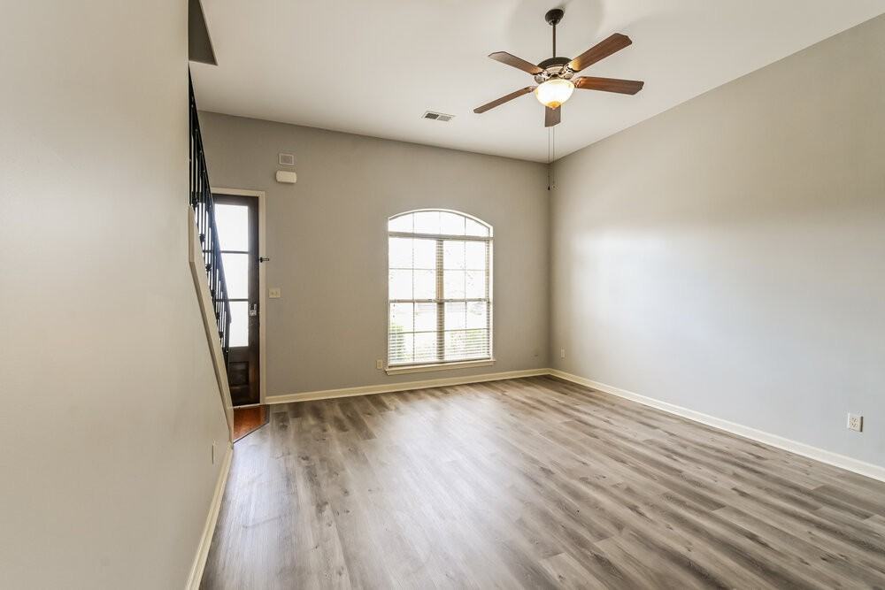 305 Garden Springs Dr - Photo 6 of 20