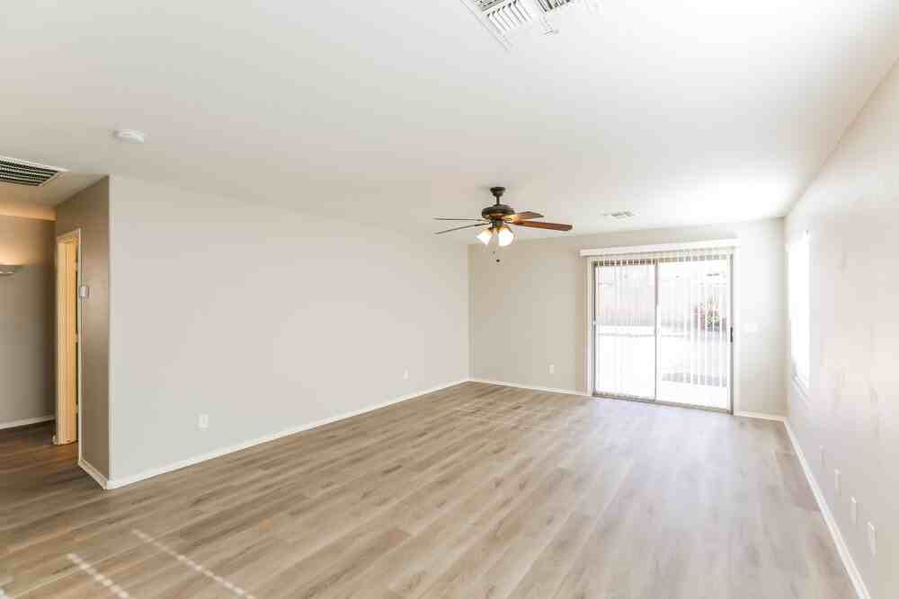 8156 W Hammond Ln - Photo 6 of 19