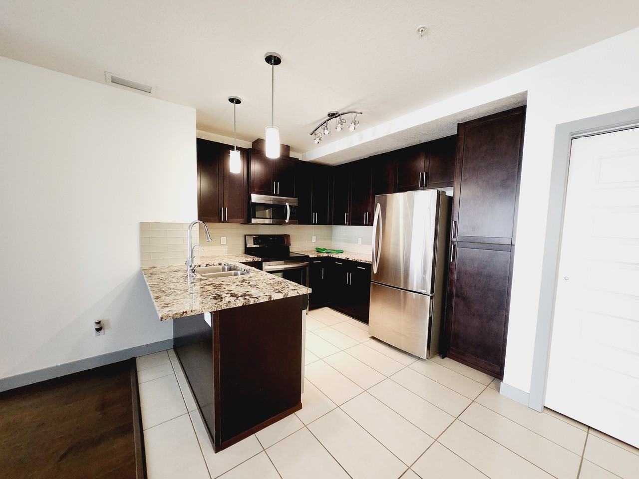 5151 Windermere Blvd Sw - Photo 3 of 16