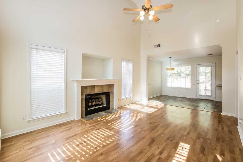 6076 Armistead St - Photo 4 of 16