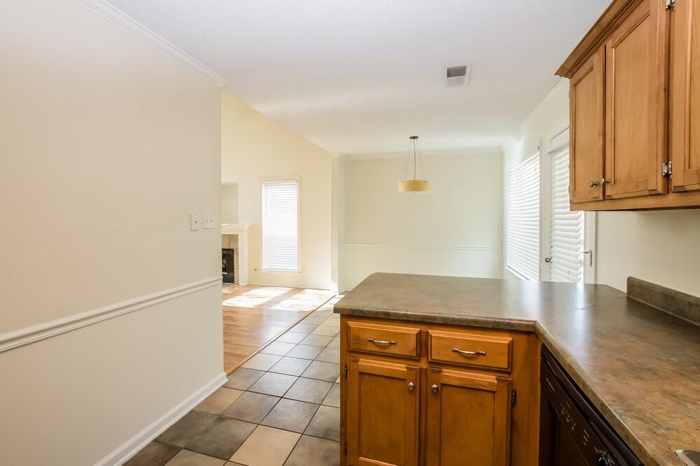6076 Armistead St - Photo 7 of 16