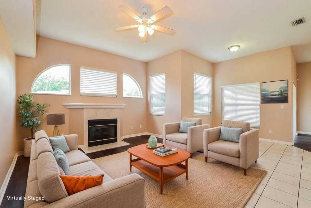 1604 Silhouette Dr - Photo 3 of 19