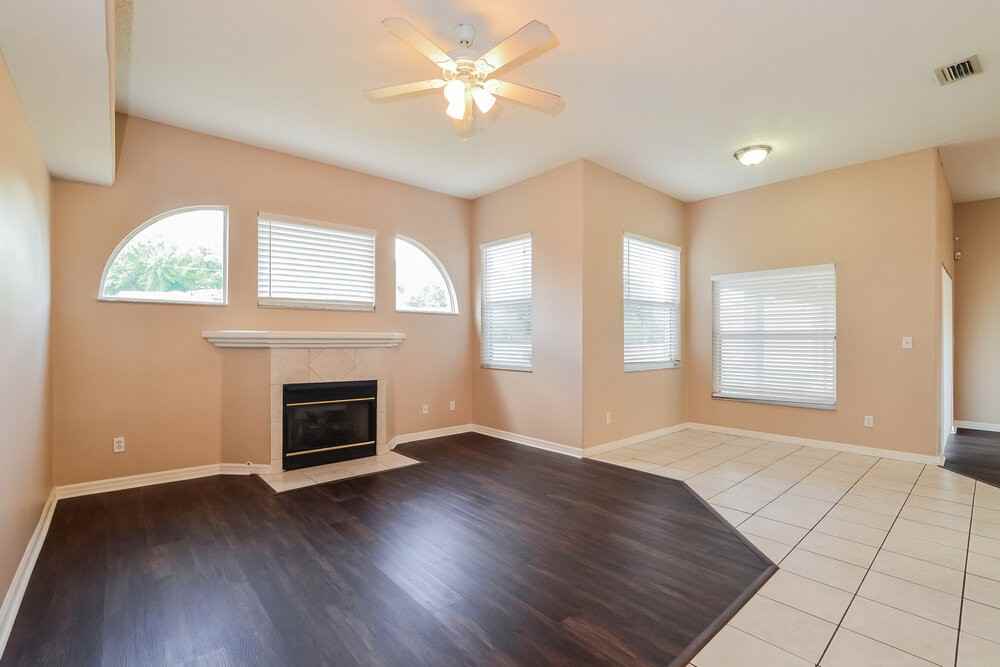 1604 Silhouette Dr - Photo 4 of 19
