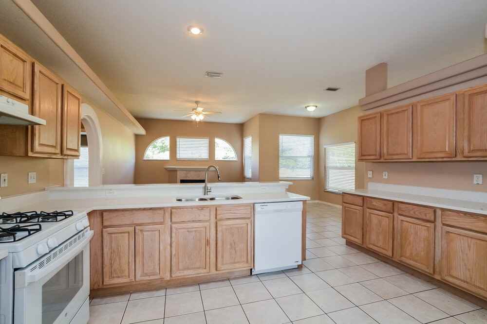 1604 Silhouette Dr - Photo 7 of 19