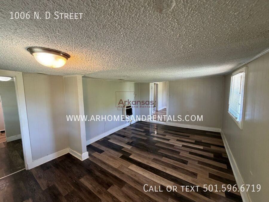 1006 N D St - Photo 4 of 12
