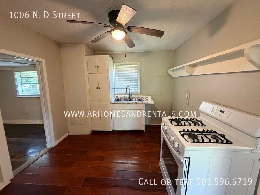 1006 N D St - Photo 5 of 12