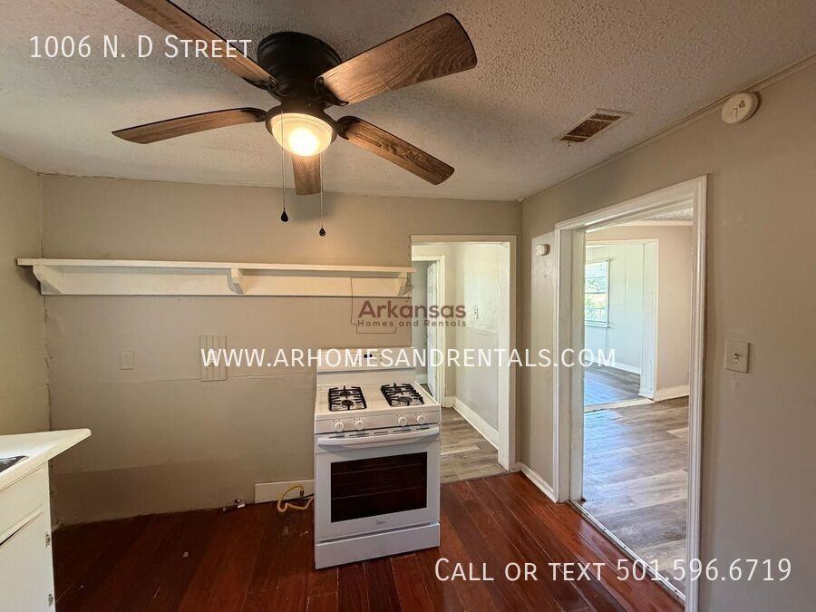 1006 N D St - Photo 6 of 12