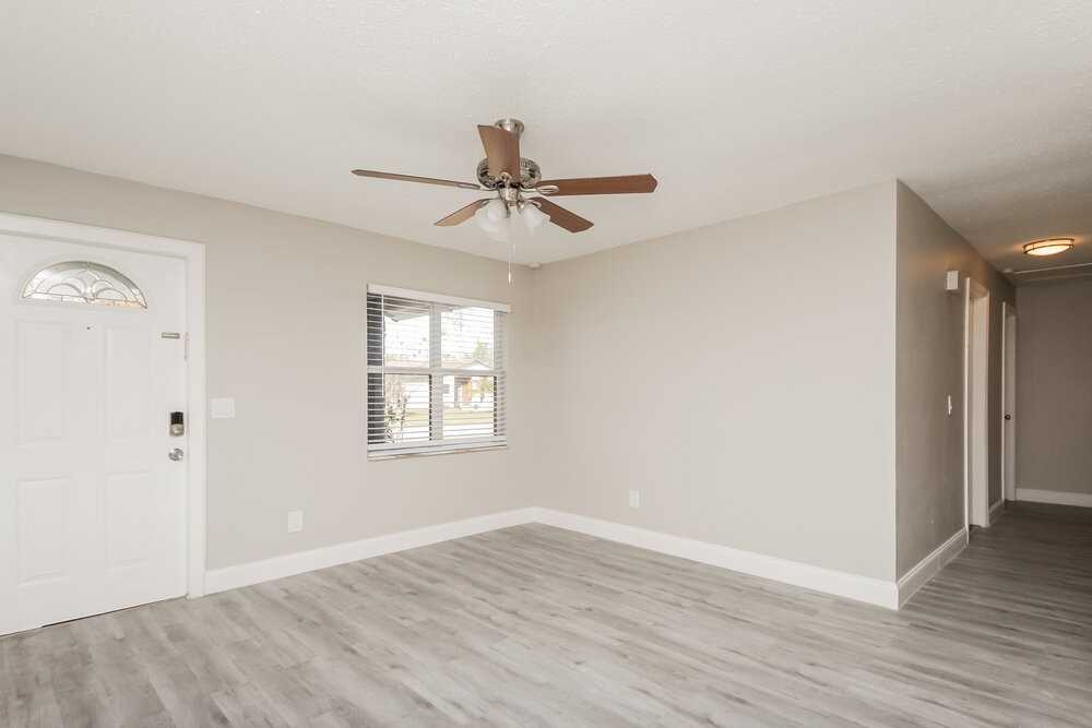 2022 Valencia Cir - Photo 4 of 19