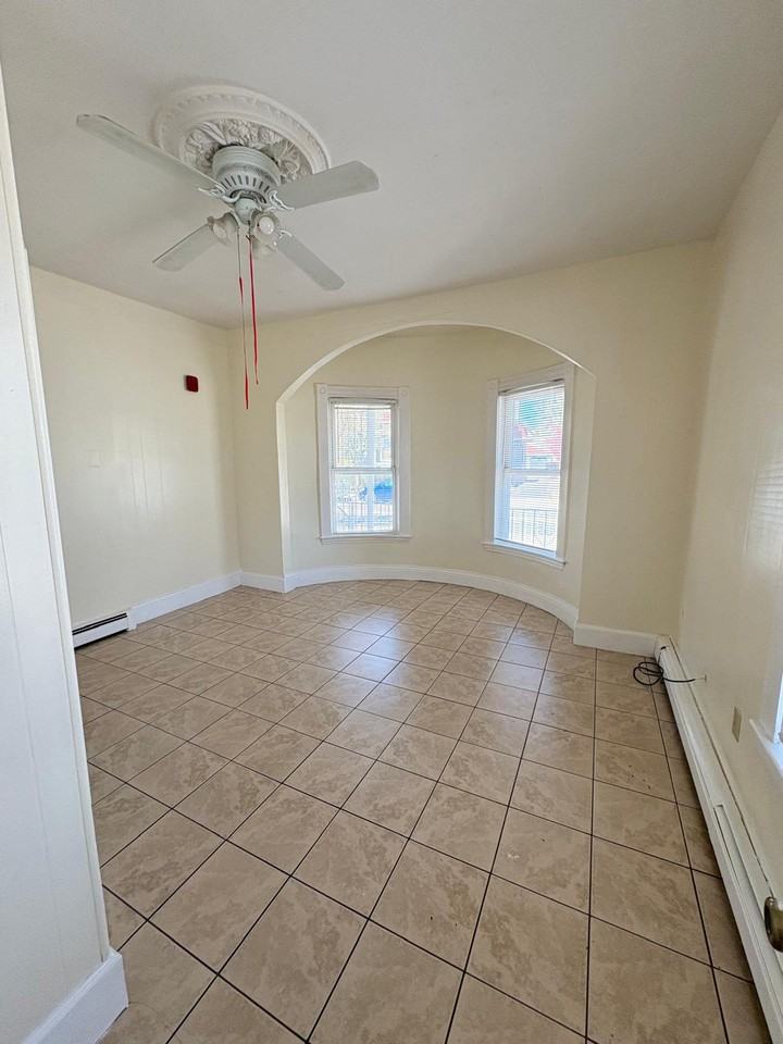 85 Linden Street #1 - Photo 3 of 7