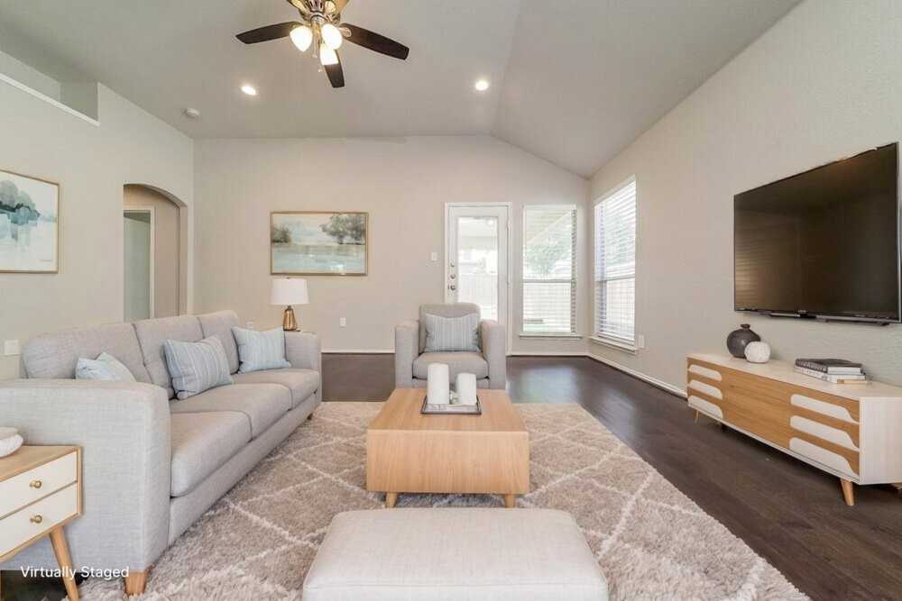 1005 Fort Apache Dr - Photo 3 of 19
