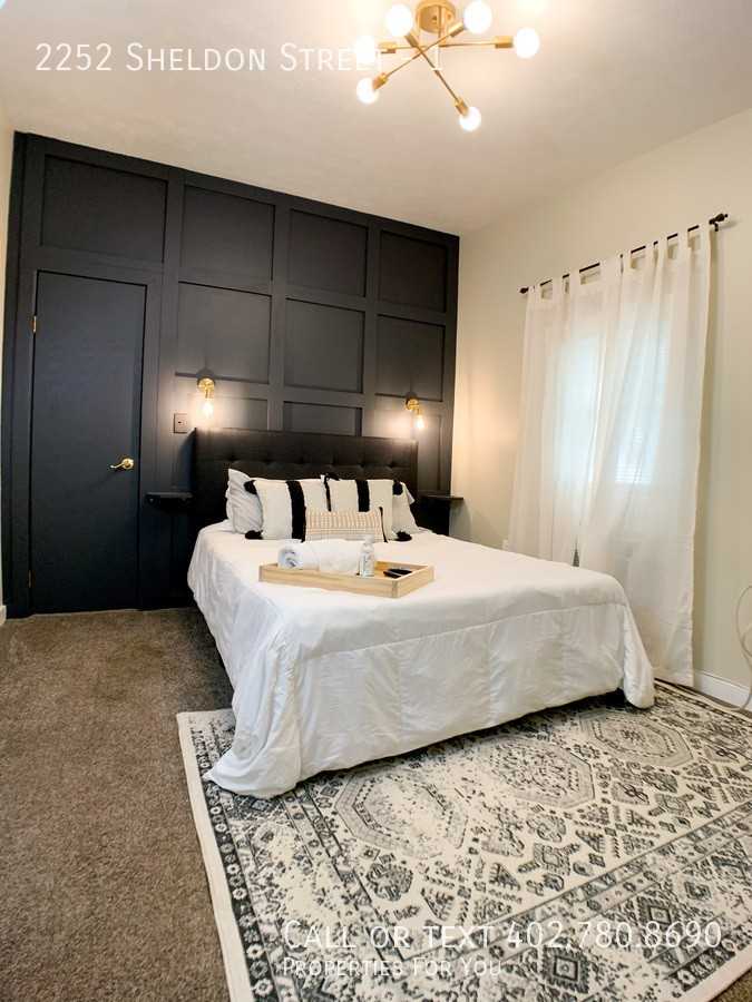 2252 Sheldon St #1 - Photo 5 of 19