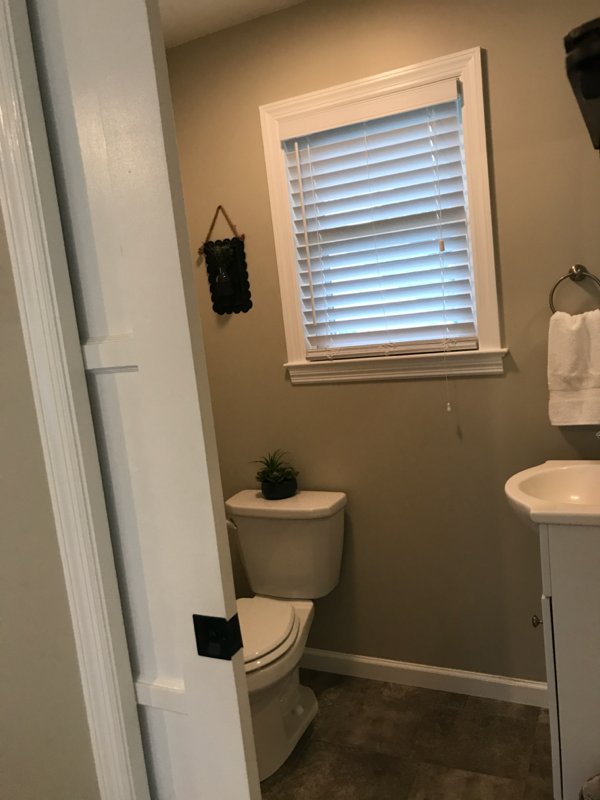 345 Barbara St - Photo 7 of 12