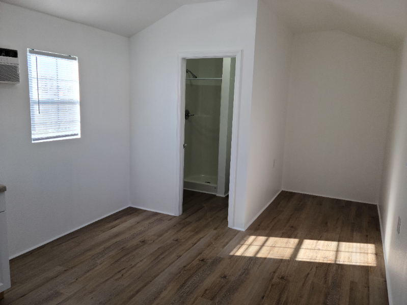 409 Lady St - Photo 2 of 4