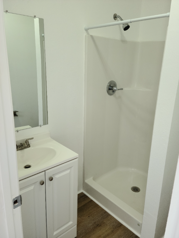 409 Lady St - Photo 3 of 4