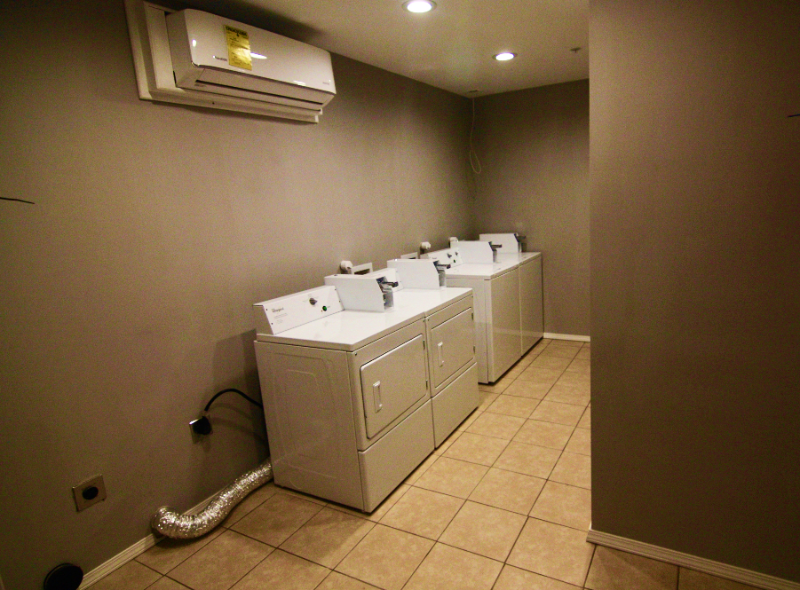 1306 E 11th St #12 - Photo 5 of 5
