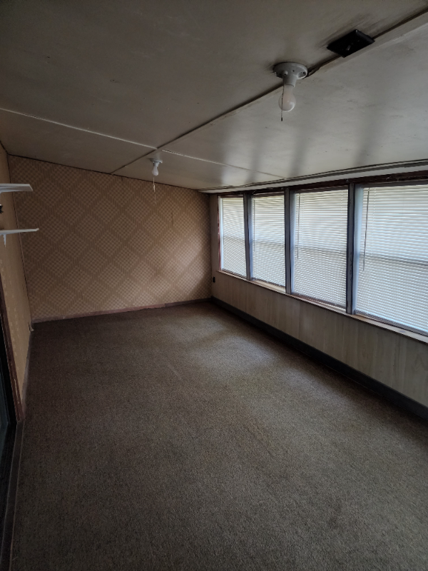 504 S Martin St - Photo 7 of 20