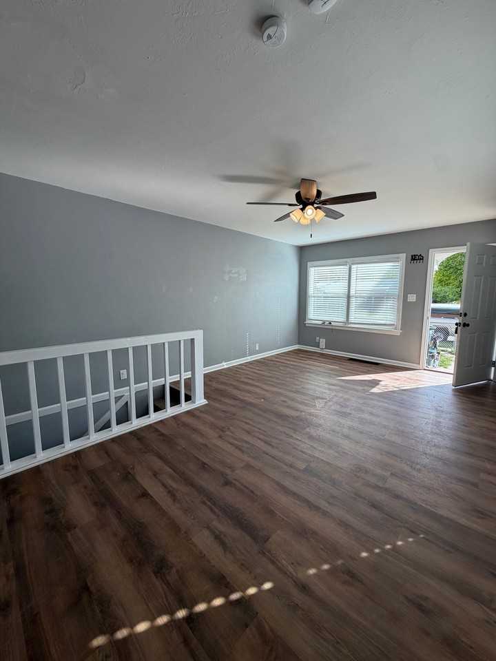 644 N 9th Ave - Photo 5 of 13