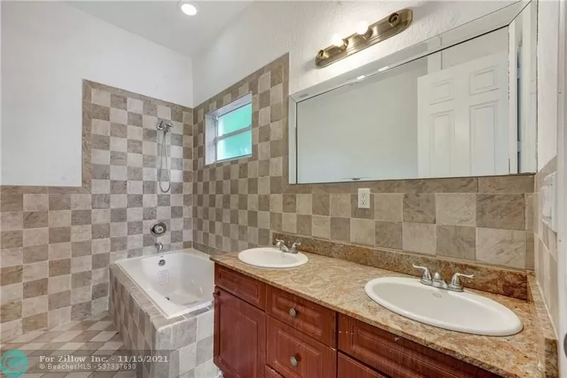 2501 Nw 8th St - Photo 3 of 20
