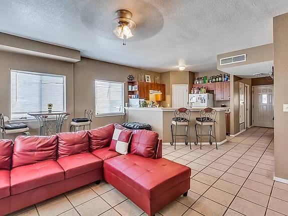 5912 Cielo Del Rey Pl #B - Photo 4 of 11