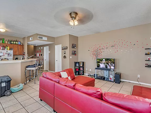 5912 Cielo Del Rey Pl #B - Photo 5 of 11