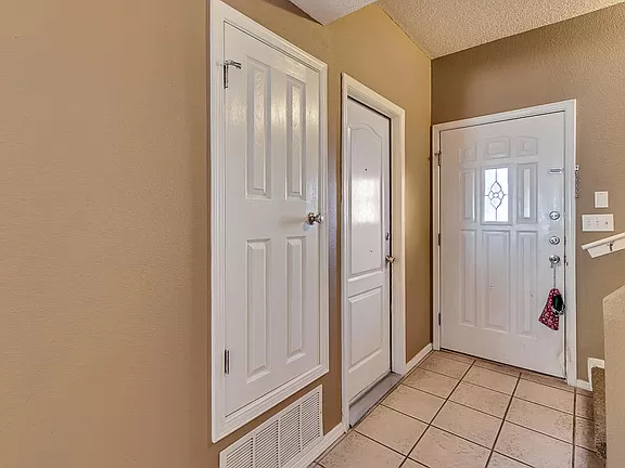 5912 Cielo Del Rey Pl #B - Photo 7 of 11
