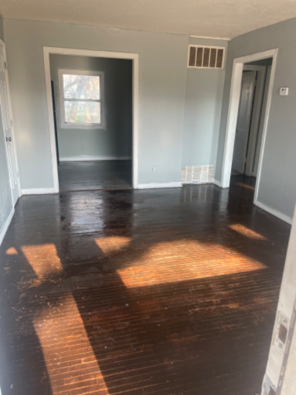 1432 N Minneapolis St - Photo 2 of 7
