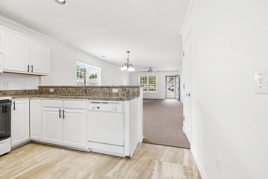 395 Thistle Ln - Photo 3 of 4